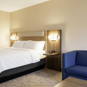 King Suite Lagoon View Accessible